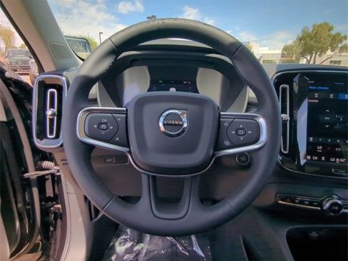 New 2025 Volvo XC40 B5 Core w/ Protection Package Premier image 25