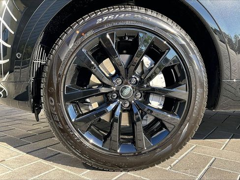 New 2026 Land Rover Discovery Dynamic SE AWD/4WD image 13