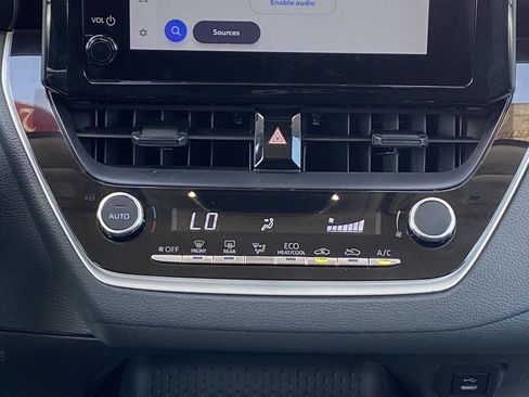 Certified 2025 Toyota Corolla LE FWD image 32