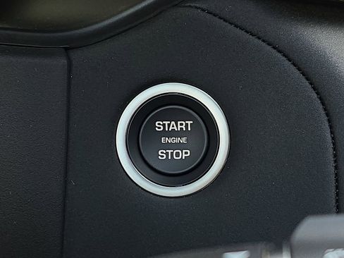 New 2026 Land Rover Range Rover Velar Dynamic SE image 26