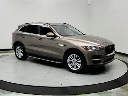 Used 2017 Jaguar F-PACE Prestige image 3