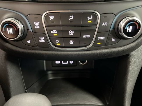Used 2024 Chevrolet Equinox RS AWD/4WD image 15