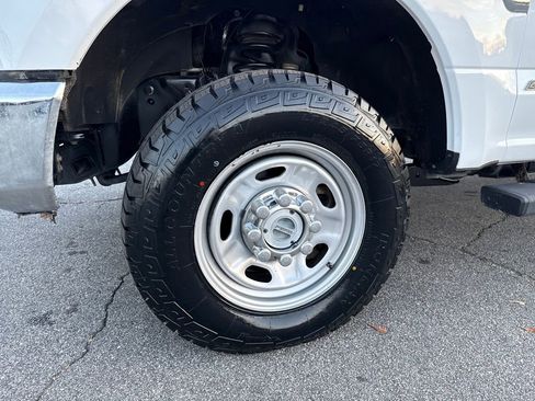 Used 2022 Ford F250 XL w/ Power Equipment Group image 37