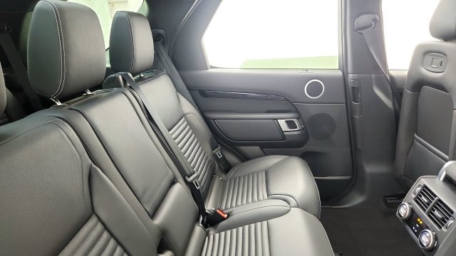 Used 2025 Land Rover Discovery S AWD/4WD image 37