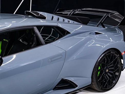 Used 2023 Lamborghini Huracan STO RWD image 13