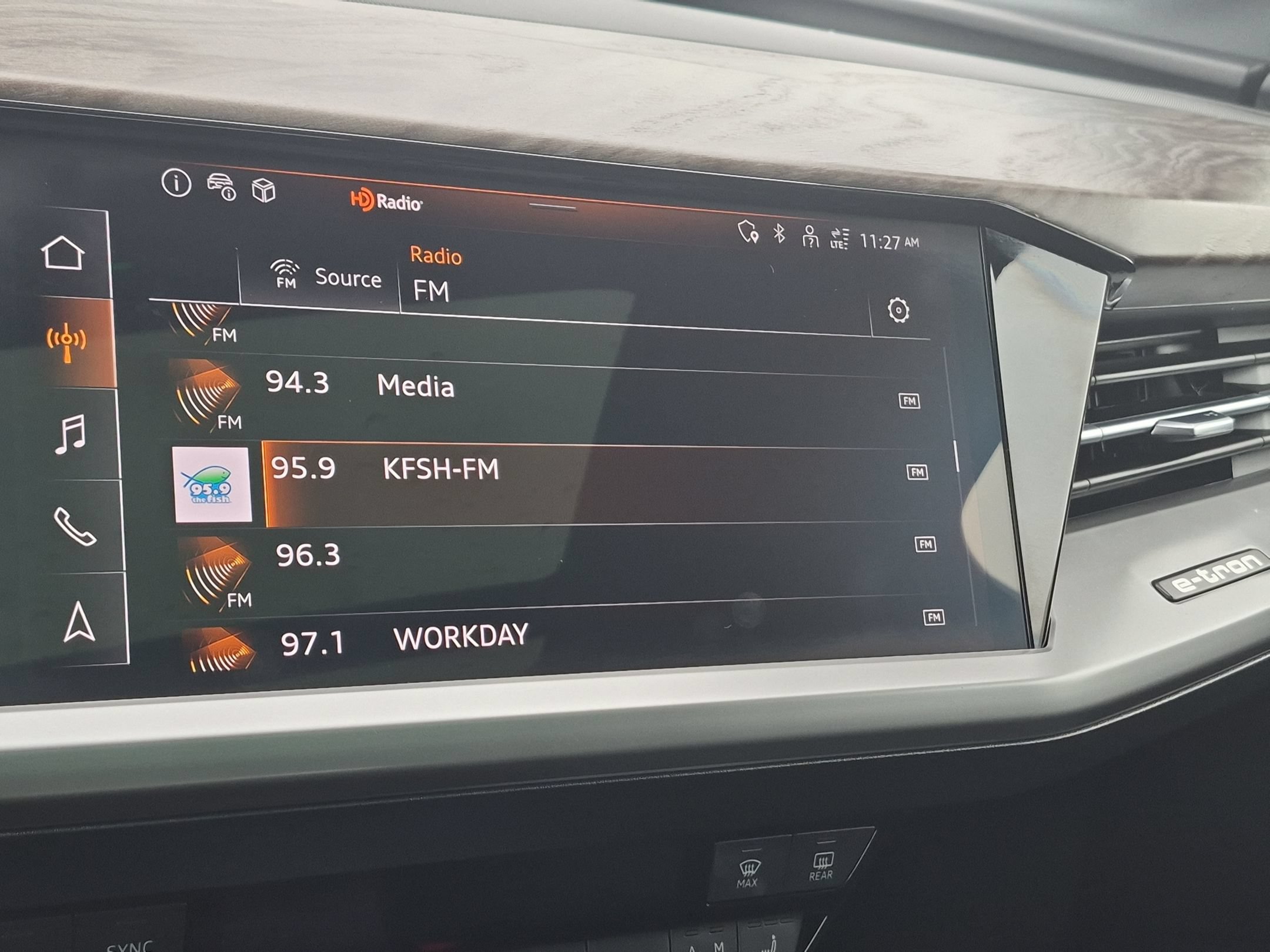Used 2023 Audi Q4 e-tron Premium w/ Premium Plus RWD image 18