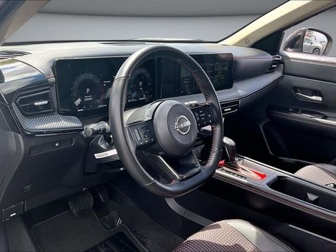 Certified 2025 Nissan Kicks SR AWD/4WD image 16