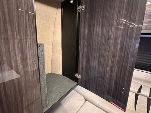 Used 2020 Mercedes-Benz Sprinter 3500 image 42