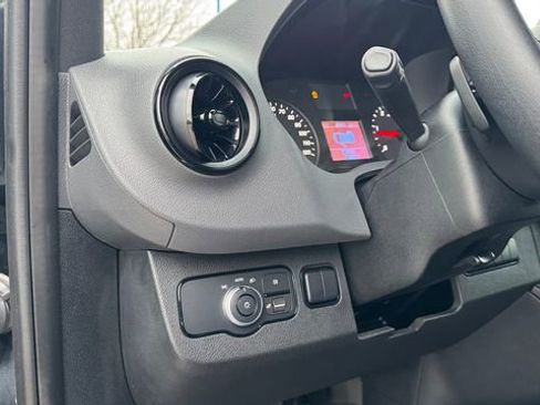 Used 2020 Mercedes-Benz Sprinter 3500 image 22