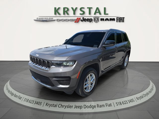 Certified 2025 Jeep Grand Cherokee Laredo X AWD/4WD image 3