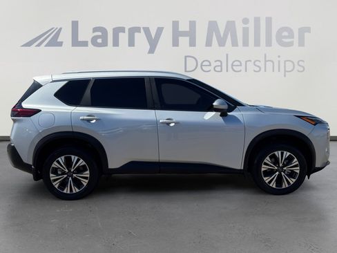 Used 2023 Nissan Rogue SV w/ SV Premium B Package FWD image 6