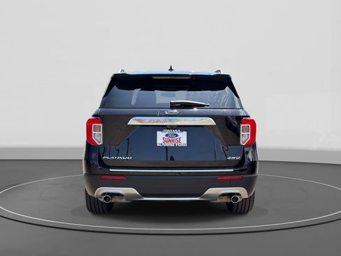 Certified 2022 Ford Explorer Platinum w/ Technology Package AWD/4WD image 6