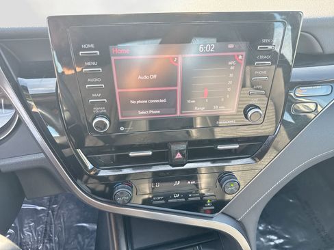 Used 2021 Toyota Camry SE FWD image 34