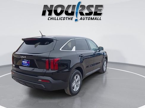 Used 2023 Kia Sorento LX image 8