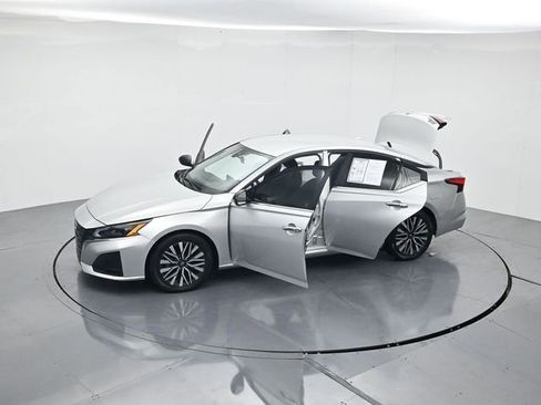 Used 2024 Nissan Altima 2.5 SV image 49