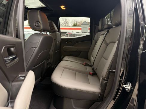 Used 2024 Chevrolet Colorado ZR2 w/ ZR2 Convenience Package III image 39