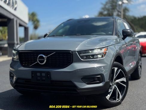 Used 2022 Volvo XC40 T5 R-Design w/ Climate Package AWD/4WD image 11