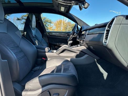 Used 2022 Porsche Cayenne GTS image 24