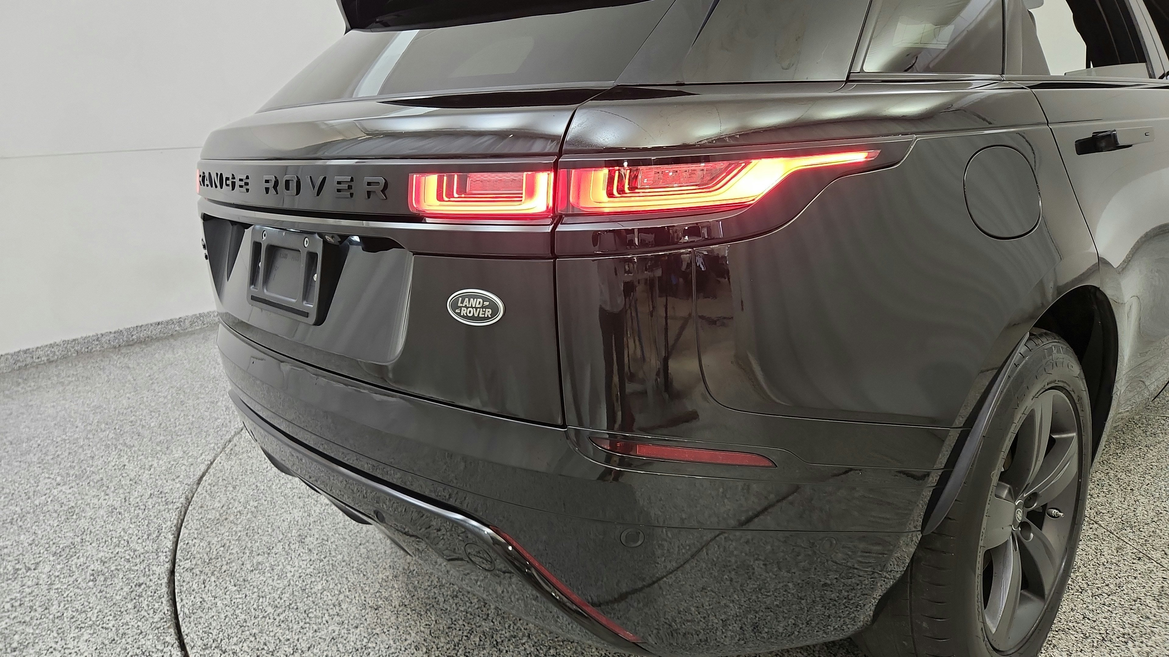 Used 2021 Land Rover Range Rover Velar R-Dynamic S AWD/4WD image 30
