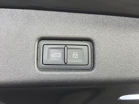 Used 2025 Audi Q5 Premium Plus w/ Premium Plus AWD/4WD image 15