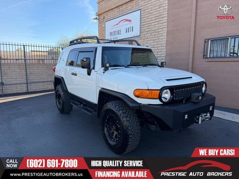 Used 2012 Toyota FJ Cruiser 4WD w/ TRD Sport Pkg image 2