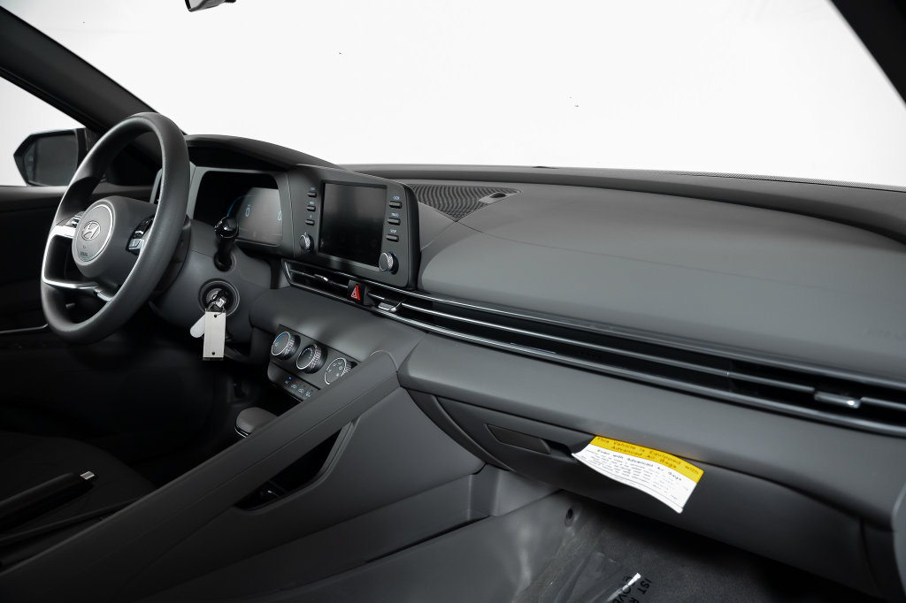 Certified 2026 Hyundai Elantra SE FWD image 36