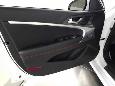 Used 2025 Genesis G70 3.3T Advanced image 10