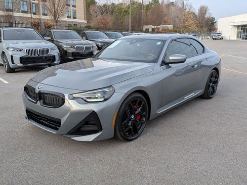 Used 2025 BMW 230i Coupe w/ M Sport Package image 7