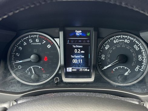 Used 2023 Toyota Tacoma TRD Off-Road w/ TRD Premium Off Road Package image 25