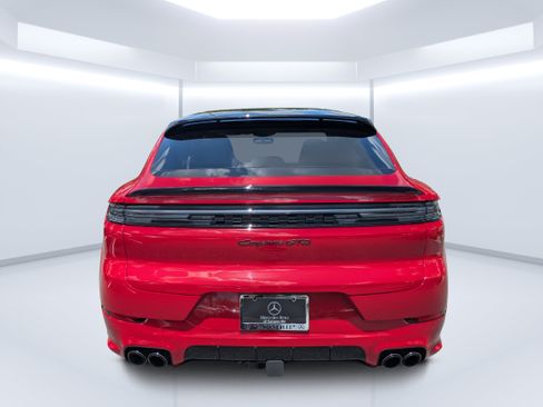 Used 2025 Porsche Cayenne GTS AWD/4WD image 4