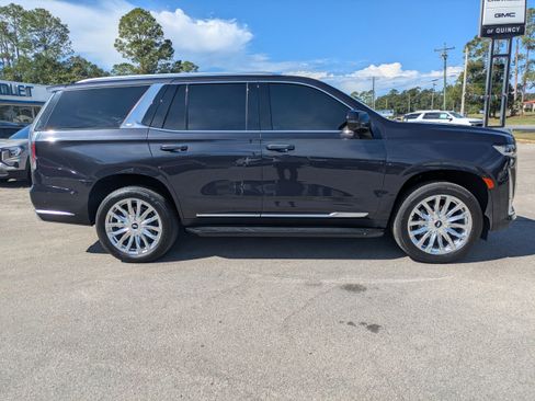 Used 2024 Cadillac Escalade Premium Luxury image 4