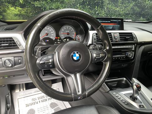Used 2017 BMW M3 RWD image 16
