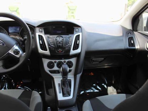 Used 2014 Ford Focus SE w/ SE Sport Package FWD image 25