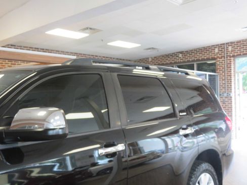 Used 2014 Toyota Sequoia Platinum AWD/4WD image 91