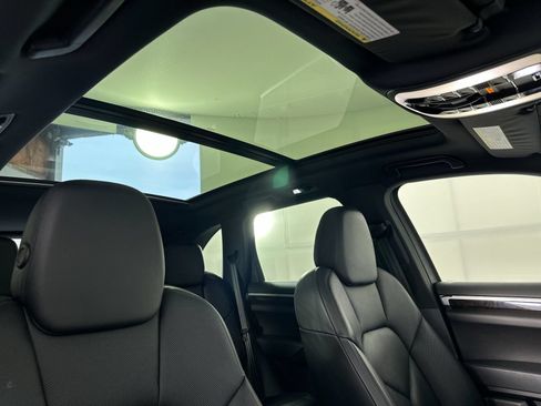 Certified 2016 Porsche Cayenne S AWD/4WD image 19