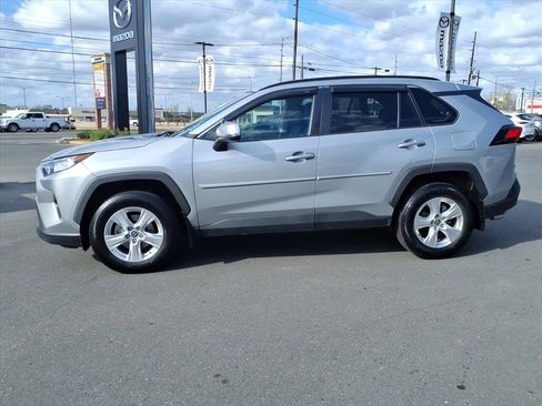 Used 2021 Toyota RAV4 XLE w/ XLE Grade Weather Package image 2