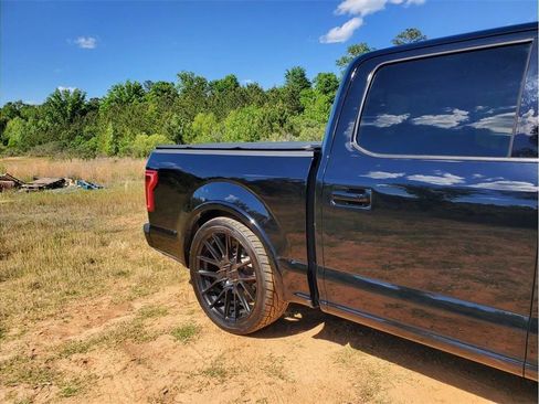 Used 2017 Ford F150 XLT w/ Equipment Group 302A Luxury RWD image 11