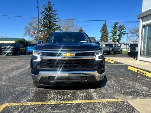 Used 2024 Chevrolet Silverado 1500 LT AWD/4WD image 2
