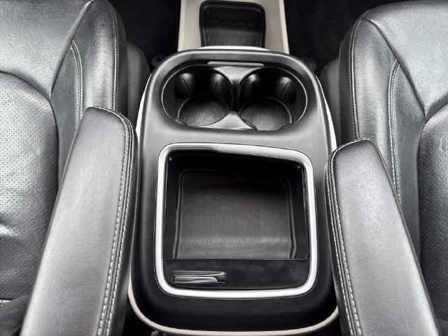 Used 2022 Chrysler Pacifica Touring-L FWD image 35