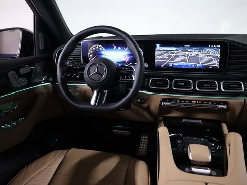 Used 2026 Mercedes-Benz GLS 580 4MATIC image 59