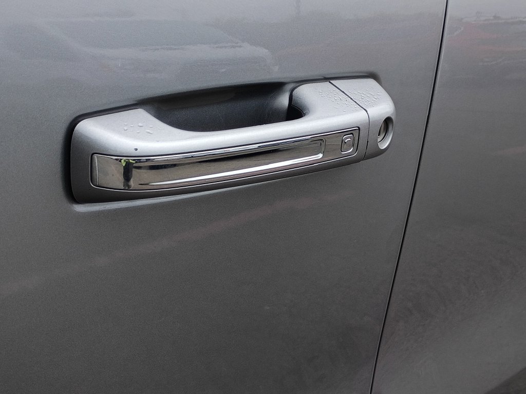 Used 2022 RAM 1500 Limited w/ Body-Colour Bumper Group AWD/4WD image 13