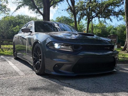 Used 2019 Dodge Charger Scat Pack RWD image 1