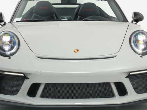 Used 2019 Porsche 911 Speedster RWD image 11