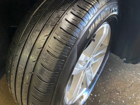 Used 2023 Ford Explorer XLT w/ Class IV Trailer Tow Package image 30