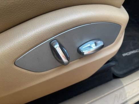 Used 2017 Porsche Macan image 36