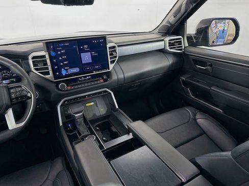 Certified 2024 Toyota Sequoia Platinum image 24