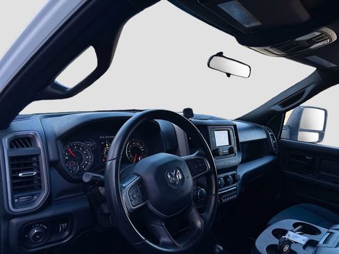 Used 2024 RAM 2500 Tradesman w/ Chrome Appearance Group image 9