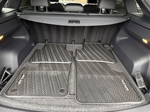 Used 2020 Volkswagen Atlas Cross Sport SEL Premium image 19