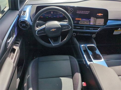 New 2026 Chevrolet Equinox EV LT image 8