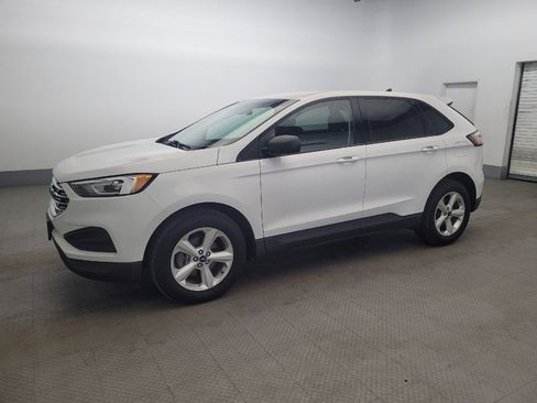 Used 2020 Ford Edge SE FWD image 2